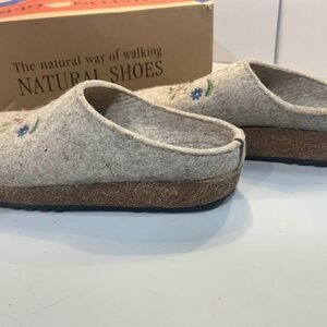 Haflinger Wool Clogs Mules Size EU 39  US 8.5   Floral Embroidered